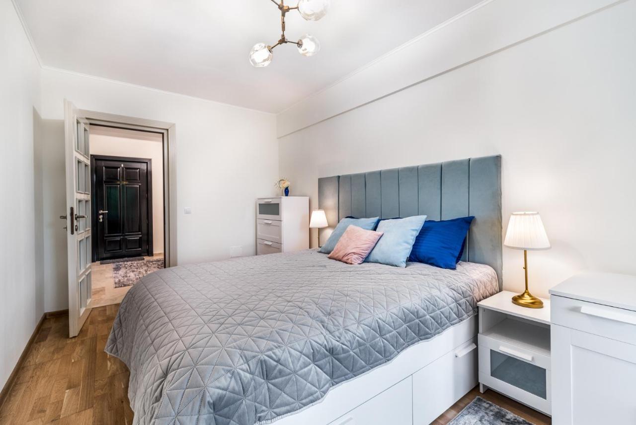 Dreamgarden Airport Apartment & Secure Parking & Airport Shuttle Iasi Ngoại thất bức ảnh