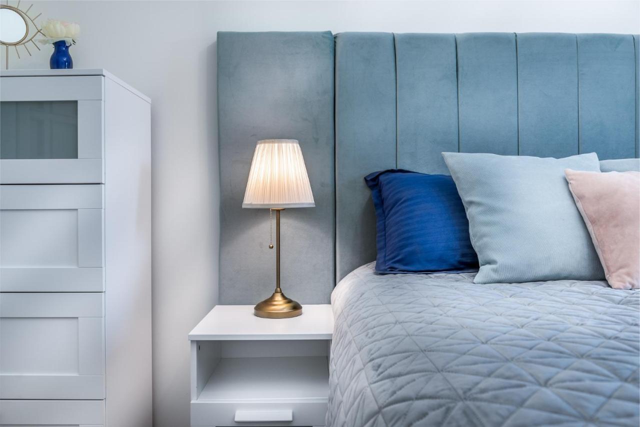 Dreamgarden Airport Apartment & Secure Parking & Airport Shuttle Iasi Ngoại thất bức ảnh